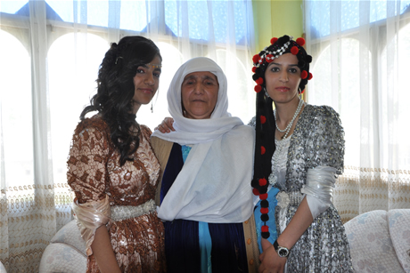 Yüksekova'da 01 ile 05 Haziran 2011 tarihleri arasında  evlenen çiftleri sizler için sayfamıza taşıdık. Yüksekova Güncel olarak tüm çiftlerimize mutluluklar dileriz.