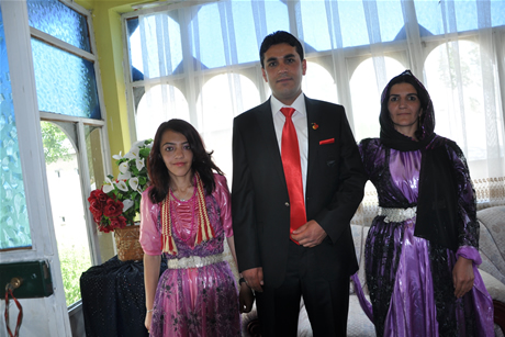 Yüksekova'da 01 ile 05 Haziran 2011 tarihleri arasında  evlenen çiftleri sizler için sayfamıza taşıdık. Yüksekova Güncel olarak tüm çiftlerimize mutluluklar dileriz.