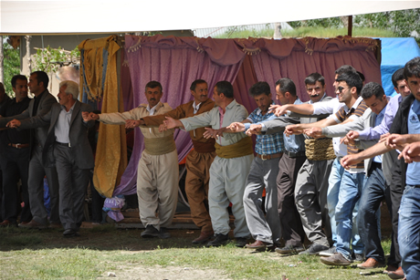 Yüksekova'da 01 ile 05 Haziran 2011 tarihleri arasında  evlenen çiftleri sizler için sayfamıza taşıdık. Yüksekova Güncel olarak tüm çiftlerimize mutluluklar dileriz.