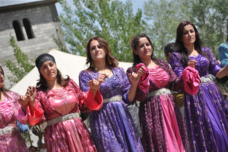 Yüksekova'da 01 ile 05 Haziran 2011 tarihleri arasında  evlenen çiftleri sizler için sayfamıza taşıdık. Yüksekova Güncel olarak tüm çiftlerimize mutluluklar dileriz.