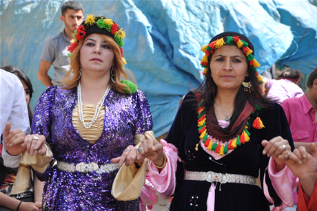 Yüksekova'da 01 ile 05 Haziran 2011 tarihleri arasında  evlenen çiftleri sizler için sayfamıza taşıdık. Yüksekova Güncel olarak tüm çiftlerimize mutluluklar dileriz.