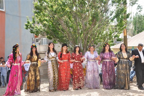 Yüksekova'da 01 ile 05 Haziran 2011 tarihleri arasında  evlenen çiftleri sizler için sayfamıza taşıdık. Yüksekova Güncel olarak tüm çiftlerimize mutluluklar dileriz.