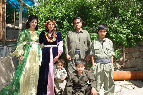 Yüksekova'da 01 ile 05 Haziran 2011 tarihleri arasında  evlenen çiftleri sizler için sayfamıza taşıdık. Yüksekova Güncel olarak tüm çiftlerimize mutluluklar dileriz.