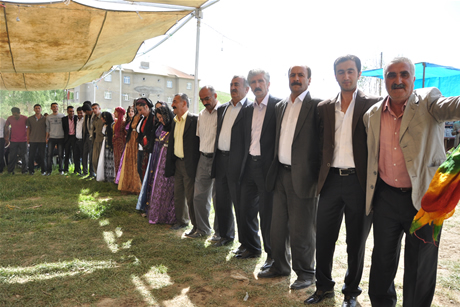 Yüksekova'da 01 ile 05 Haziran 2011 tarihleri arasında  evlenen çiftleri sizler için sayfamıza taşıdık. Yüksekova Güncel olarak tüm çiftlerimize mutluluklar dileriz.