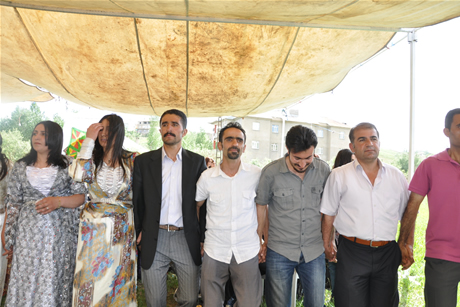 Yüksekova'da 01 ile 05 Haziran 2011 tarihleri arasında  evlenen çiftleri sizler için sayfamıza taşıdık. Yüksekova Güncel olarak tüm çiftlerimize mutluluklar dileriz.