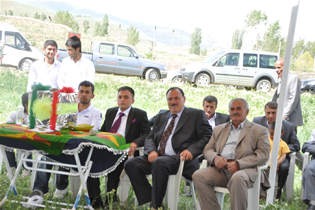 Yüksekova'da 01 ile 05 Haziran 2011 tarihleri arasında  evlenen çiftleri sizler için sayfamıza taşıdık. Yüksekova Güncel olarak tüm çiftlerimize mutluluklar dileriz.