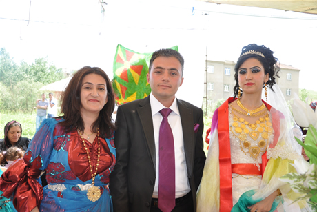 Yüksekova'da 01 ile 05 Haziran 2011 tarihleri arasında  evlenen çiftleri sizler için sayfamıza taşıdık. Yüksekova Güncel olarak tüm çiftlerimize mutluluklar dileriz.