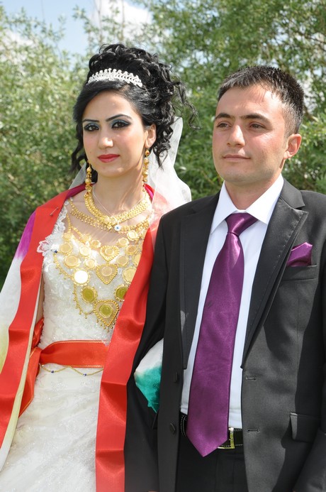 Yüksekova'da 01 ile 05 Haziran 2011 tarihleri arasında  evlenen çiftleri sizler için sayfamıza taşıdık. Yüksekova Güncel olarak tüm çiftlerimize mutluluklar dileriz.