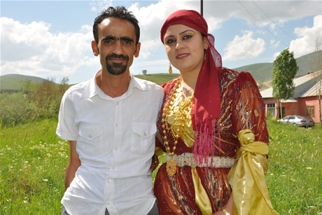 Yüksekova'da 01 ile 05 Haziran 2011 tarihleri arasında  evlenen çiftleri sizler için sayfamıza taşıdık. Yüksekova Güncel olarak tüm çiftlerimize mutluluklar dileriz.