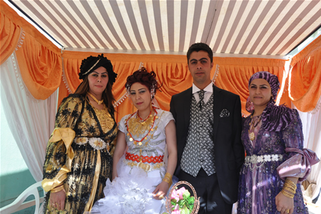 Yüksekova'da 01 ile 05 Haziran 2011 tarihleri arasında  evlenen çiftleri sizler için sayfamıza taşıdık. Yüksekova Güncel olarak tüm çiftlerimize mutluluklar dileriz.