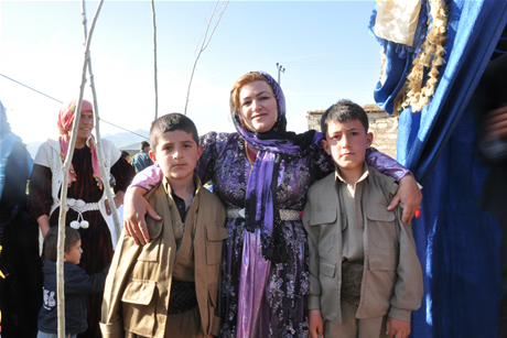 Yüksekova'da 01 ile 05 Haziran 2011 tarihleri arasında  evlenen çiftleri sizler için sayfamıza taşıdık. Yüksekova Güncel olarak tüm çiftlerimize mutluluklar dileriz.