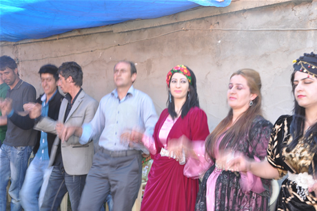 Yüksekova'da 01 ile 05 Haziran 2011 tarihleri arasında  evlenen çiftleri sizler için sayfamıza taşıdık. Yüksekova Güncel olarak tüm çiftlerimize mutluluklar dileriz.