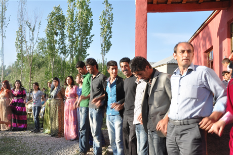 Yüksekova'da 01 ile 05 Haziran 2011 tarihleri arasında  evlenen çiftleri sizler için sayfamıza taşıdık. Yüksekova Güncel olarak tüm çiftlerimize mutluluklar dileriz.