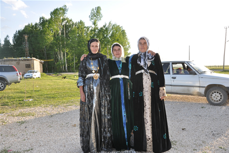 Yüksekova'da 01 ile 05 Haziran 2011 tarihleri arasında  evlenen çiftleri sizler için sayfamıza taşıdık. Yüksekova Güncel olarak tüm çiftlerimize mutluluklar dileriz.