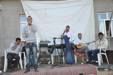 Yüksekova'da 01 ile 05 Haziran 2011 tarihleri arasında  evlenen çiftleri sizler için sayfamıza taşıdık. Yüksekova Güncel olarak tüm çiftlerimize mutluluklar dileriz.