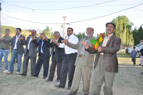 Yüksekova'da 01 ile 05 Haziran 2011 tarihleri arasında  evlenen çiftleri sizler için sayfamıza taşıdık. Yüksekova Güncel olarak tüm çiftlerimize mutluluklar dileriz.