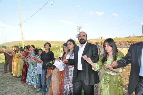 Yüksekova'da 01 ile 05 Haziran 2011 tarihleri arasında  evlenen çiftleri sizler için sayfamıza taşıdık. Yüksekova Güncel olarak tüm çiftlerimize mutluluklar dileriz.