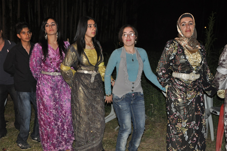 Yüksekova'da 01 ile 05 Haziran 2011 tarihleri arasında  evlenen çiftleri sizler için sayfamıza taşıdık. Yüksekova Güncel olarak tüm çiftlerimize mutluluklar dileriz.