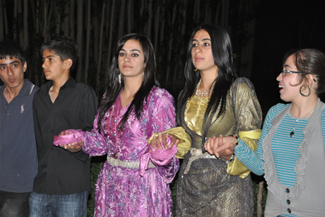 Yüksekova'da 01 ile 05 Haziran 2011 tarihleri arasında  evlenen çiftleri sizler için sayfamıza taşıdık. Yüksekova Güncel olarak tüm çiftlerimize mutluluklar dileriz.