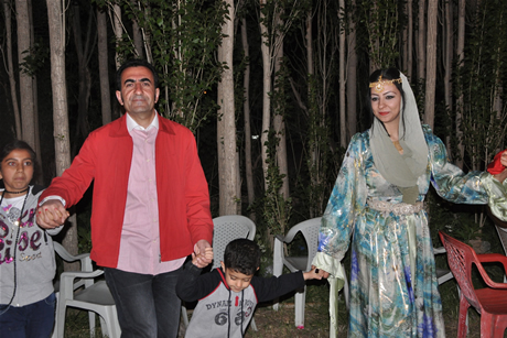 Yüksekova'da 01 ile 05 Haziran 2011 tarihleri arasında  evlenen çiftleri sizler için sayfamıza taşıdık. Yüksekova Güncel olarak tüm çiftlerimize mutluluklar dileriz.