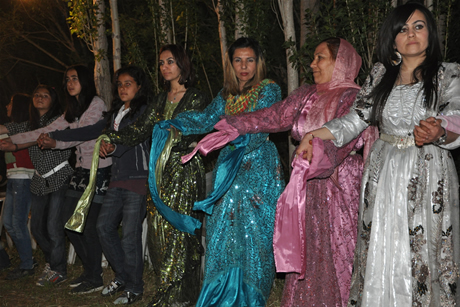 Yüksekova'da 01 ile 05 Haziran 2011 tarihleri arasında  evlenen çiftleri sizler için sayfamıza taşıdık. Yüksekova Güncel olarak tüm çiftlerimize mutluluklar dileriz.