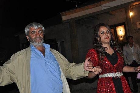 Yüksekova'da 01 ile 05 Haziran 2011 tarihleri arasında  evlenen çiftleri sizler için sayfamıza taşıdık. Yüksekova Güncel olarak tüm çiftlerimize mutluluklar dileriz.