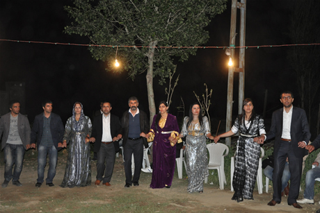 Yüksekova'da 01 ile 05 Haziran 2011 tarihleri arasında  evlenen çiftleri sizler için sayfamıza taşıdık. Yüksekova Güncel olarak tüm çiftlerimize mutluluklar dileriz.