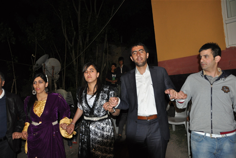 Yüksekova'da 01 ile 05 Haziran 2011 tarihleri arasında  evlenen çiftleri sizler için sayfamıza taşıdık. Yüksekova Güncel olarak tüm çiftlerimize mutluluklar dileriz.