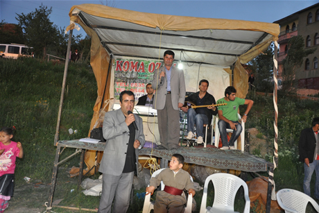 Yüksekova'da 8-9-10-11 06 Haziran 2011 tarihleri arasında evlenen çiftleri sizler için sayfamıza taşıdık. Yüksekova Güncel olarak tüm çiftlerimize mutluluklar dileriz.