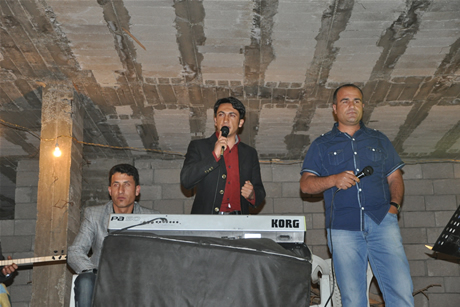 Yüksekova'da 8-9-10-11 06 Haziran 2011 tarihleri arasında evlenen çiftleri sizler için sayfamıza taşıdık. Yüksekova Güncel olarak tüm çiftlerimize mutluluklar dileriz.