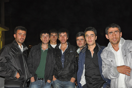 Yüksekova'da 8-9-10-11 06 Haziran 2011 tarihleri arasında evlenen çiftleri sizler için sayfamıza taşıdık. Yüksekova Güncel olarak tüm çiftlerimize mutluluklar dileriz.