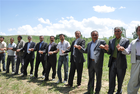 Yüksekova'da 8-9-10-11 06 Haziran 2011 tarihleri arasında evlenen çiftleri sizler için sayfamıza taşıdık. Yüksekova Güncel olarak tüm çiftlerimize mutluluklar dileriz.