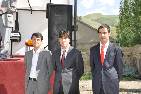 Yüksekova'da 8-9-10-11 06 Haziran 2011 tarihleri arasında evlenen çiftleri sizler için sayfamıza taşıdık. Yüksekova Güncel olarak tüm çiftlerimize mutluluklar dileriz.