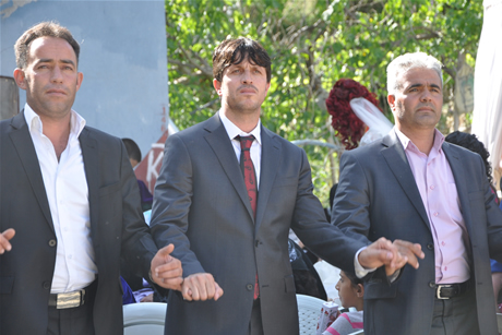 Yüksekova'da 8-9-10-11 06 Haziran 2011 tarihleri arasında evlenen çiftleri sizler için sayfamıza taşıdık. Yüksekova Güncel olarak tüm çiftlerimize mutluluklar dileriz.