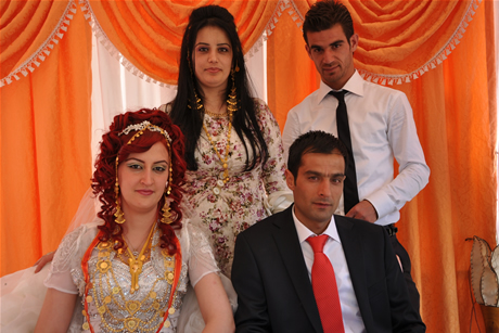 Yüksekova'da 8-9-10-11 06 Haziran 2011 tarihleri arasında evlenen çiftleri sizler için sayfamıza taşıdık. Yüksekova Güncel olarak tüm çiftlerimize mutluluklar dileriz.