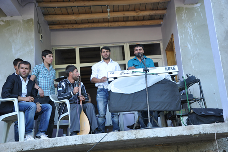 Yüksekova'da 8-9-10-11 06 Haziran 2011 tarihleri arasında evlenen çiftleri sizler için sayfamıza taşıdık. Yüksekova Güncel olarak tüm çiftlerimize mutluluklar dileriz.