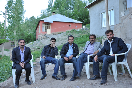 Yüksekova'da 8-9-10-11 06 Haziran 2011 tarihleri arasında evlenen çiftleri sizler için sayfamıza taşıdık. Yüksekova Güncel olarak tüm çiftlerimize mutluluklar dileriz.