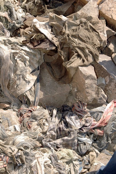 PKK'lilere ait toplu mezar görüntüleri tüyler ürpertiyor. Alman insan hakları savunucusu sosyolog Andrea Wolf'un da aralarında bulunduğu 41 PKK'liye ait Van'ın Çatak İlçesi'ndeki toplu mezarda bir vahşet ortaya çıktı.