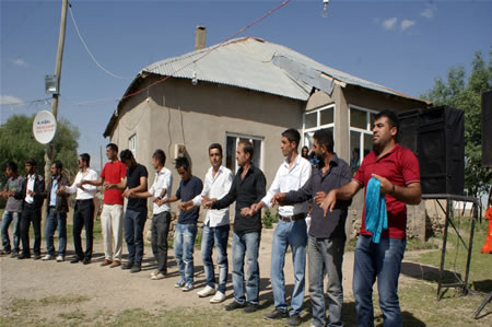 Yüksekova'da 18-19 Haziran 2011 tarihleri arasında yapılan düğünleri sizler için sayfamıza taşıdık.