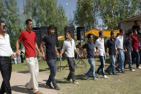 Yüksekova'da 18-19 Haziran 2011 tarihleri arasında yapılan düğünleri sizler için sayfamıza taşıdık.