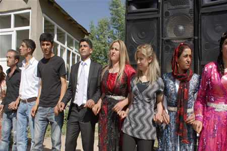 Yüksekova'da 18-19 Haziran 2011 tarihleri arasında yapılan düğünleri sizler için sayfamıza taşıdık.