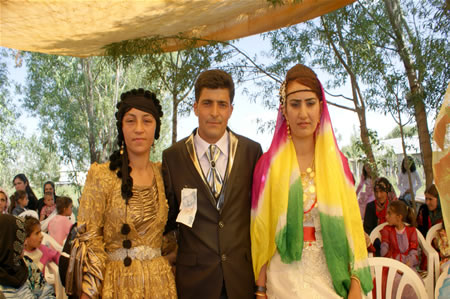 Yüksekova'da 18-19 Haziran 2011 tarihleri arasında yapılan düğünleri sizler için sayfamıza taşıdık.