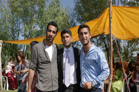 Yüksekova'da 18-19 Haziran 2011 tarihleri arasında yapılan düğünleri sizler için sayfamıza taşıdık.