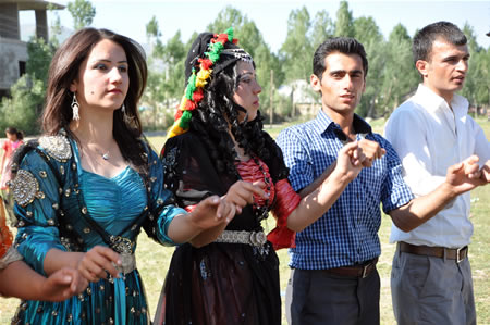 Yüksekova'da 18-19 Haziran 2011 tarihleri arasında yapılan düğünleri sizler için sayfamıza taşıdık.