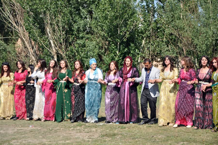 Yüksekova'da 18-19 Haziran 2011 tarihleri arasında yapılan düğünleri sizler için sayfamıza taşıdık.