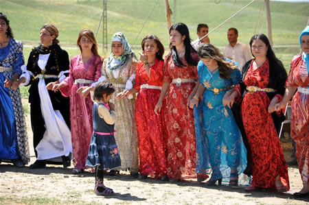 Yüksekova'da 18-19 Haziran 2011 tarihleri arasında yapılan düğünleri sizler için sayfamıza taşıdık.