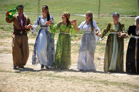 Yüksekova'da 18-19 Haziran 2011 tarihleri arasında yapılan düğünleri sizler için sayfamıza taşıdık.