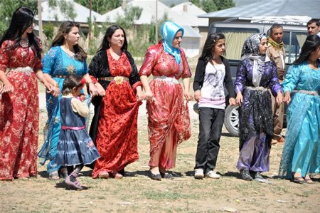 Yüksekova'da 18-19 Haziran 2011 tarihleri arasında yapılan düğünleri sizler için sayfamıza taşıdık.