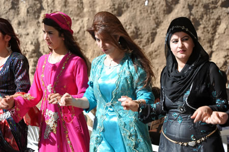 Yüksekova'da 18-19 Haziran 2011 tarihleri arasında yapılan düğünleri sizler için sayfamıza taşıdık.