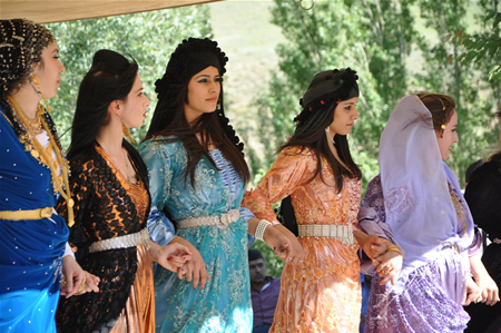 Yüksekova'da 18-19 Haziran 2011 tarihleri arasında yapılan düğünleri sizler için sayfamıza taşıdık.